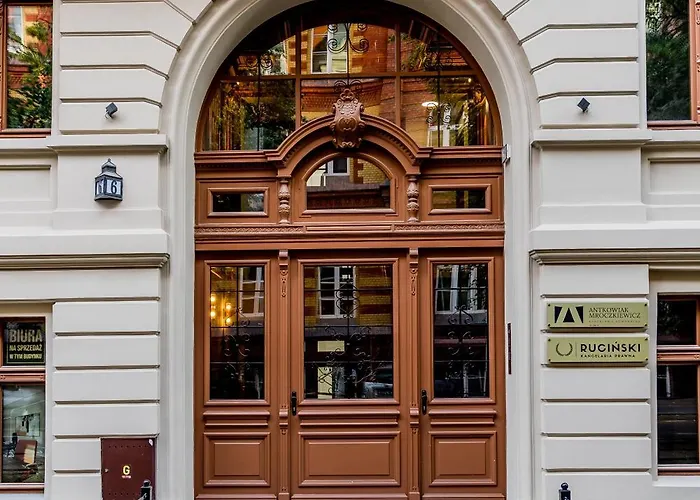 Nowowiejskiego Old Town By Bookinghost